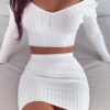 a set in prazki with a sneak and crop top 2