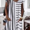 a trapezoidal dress with a loose cut with pockets