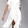 dress with a placed pit and trips on the shoulders 3