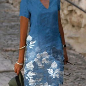 dress with a short sleeve with a classic cut with print 12