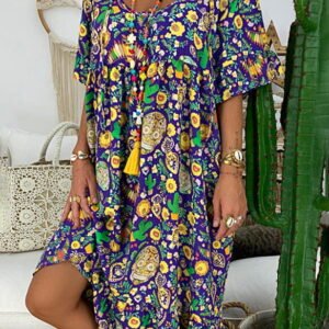 dress with a short sleeve with a loose cut with bare backs