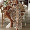 dress with a short sleeve with a pleated bottom