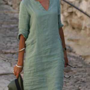 dress with a simple cut with a sleeve for a lokcia