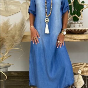 loose cutting maxi dress with a loose cut