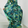 maxi dress with an airy pour and neckline in the shape of the letter v