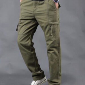 pants with a straight leg with pockets and stitching